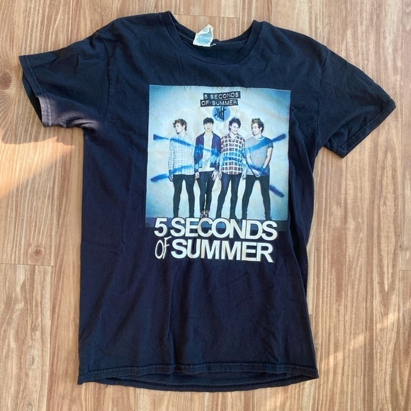 Retro 5 Seconds of Summer Band Graphic Concert T-Shirt - Picture 1 of 4